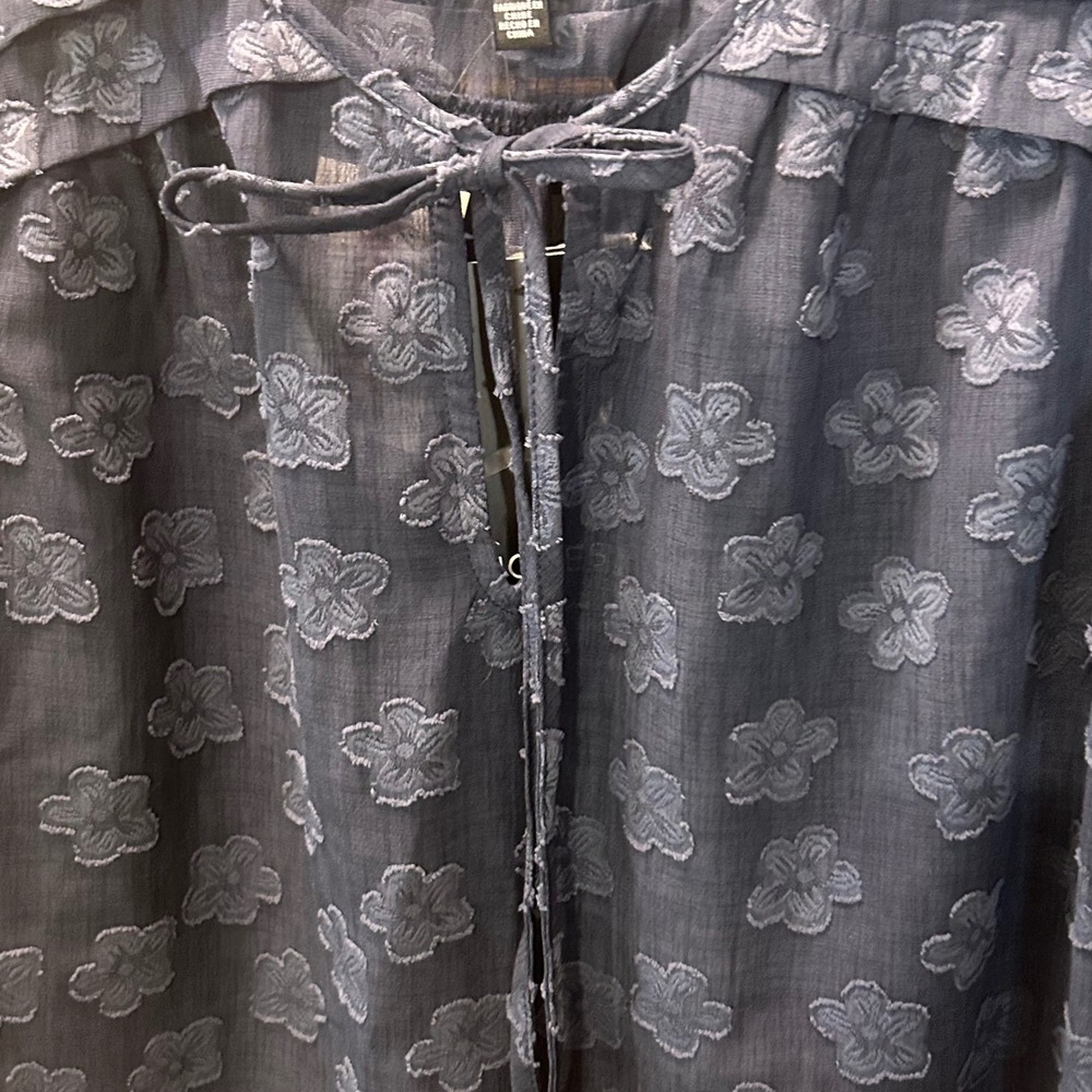 NWT Jones New York Signature Women Top M Denim Floral Embroidered Ruffle Neck - Picture 10 of 11